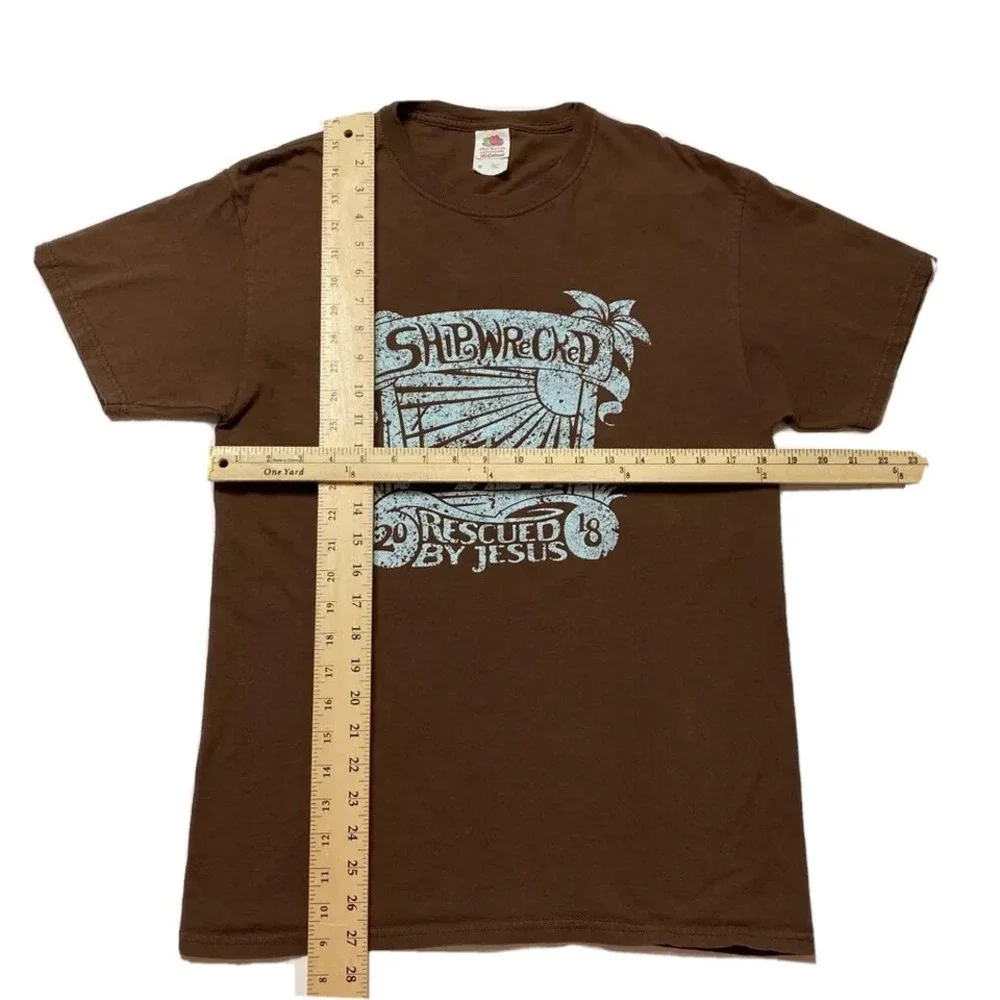 Shipwrecked‎ Rescued By Jesus Mens TShirt Size M Brown Fruit Of The Loom Graphic